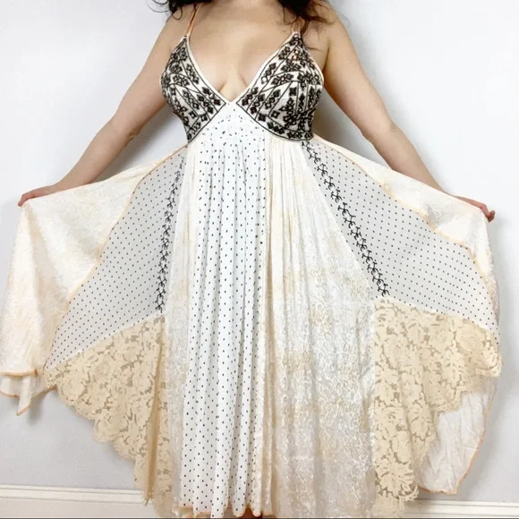 NWT UO Stunning Boho Maxi Dress Flowy Swingy Small - Picture 1 of 16